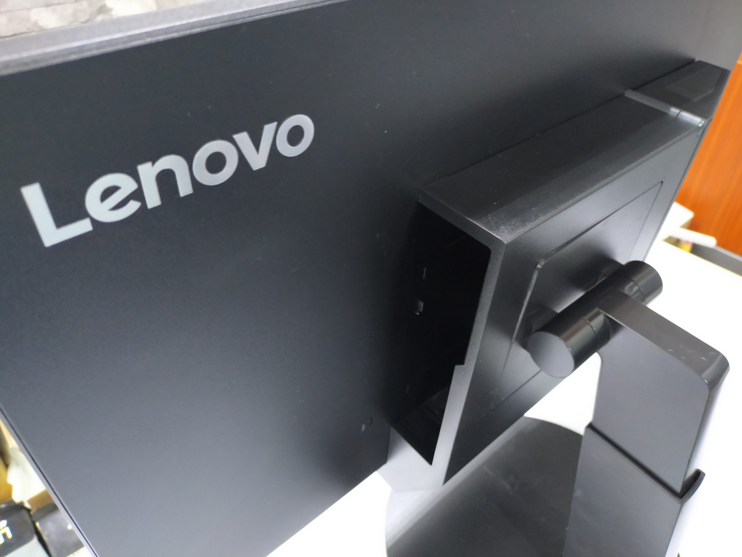 LENOVO TIO24GEN3 24 Inch Monitor (USED) - Image 7