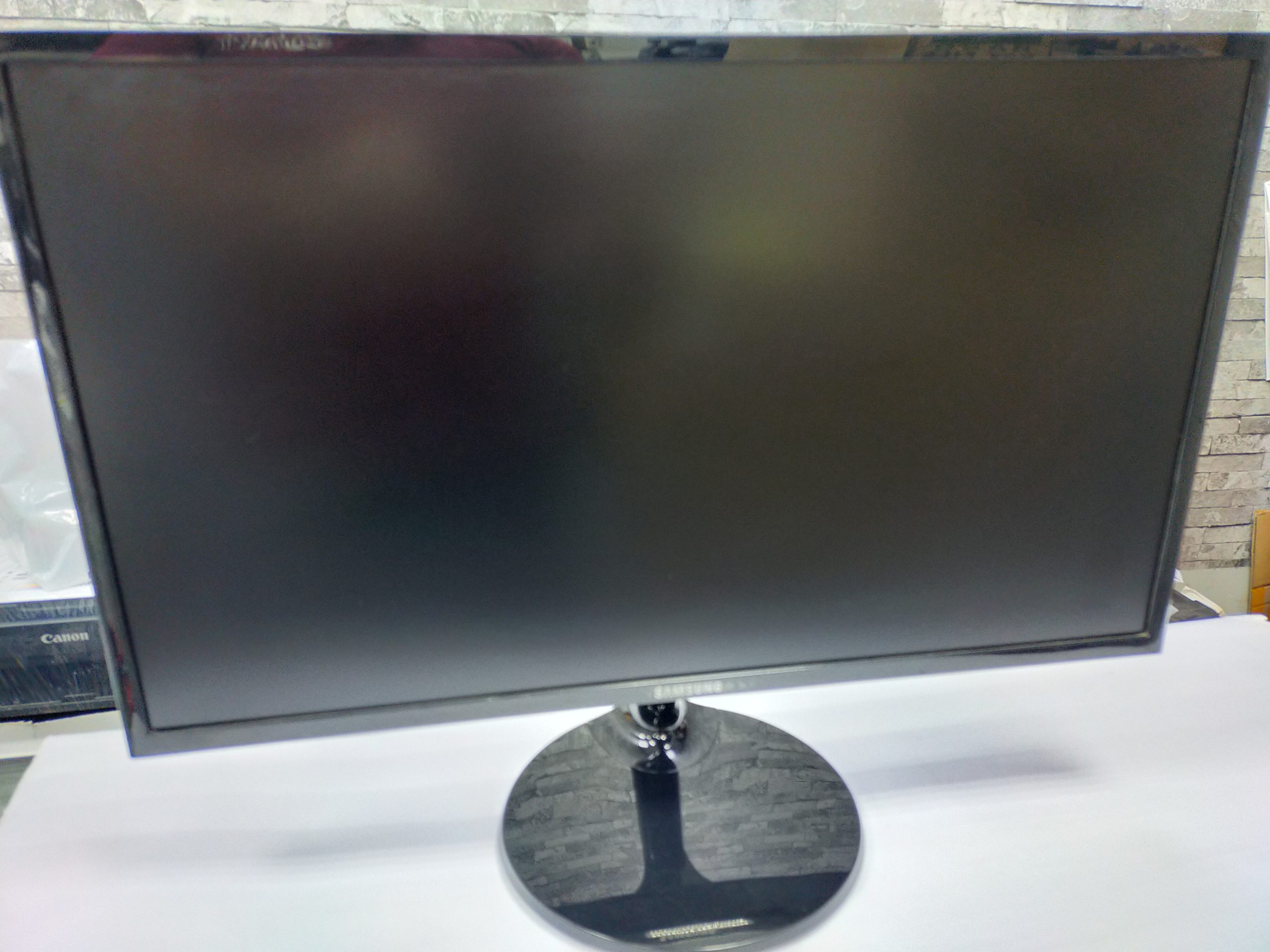 SAMSUNG S24F350FHM 24 Inch Monitor (USED)