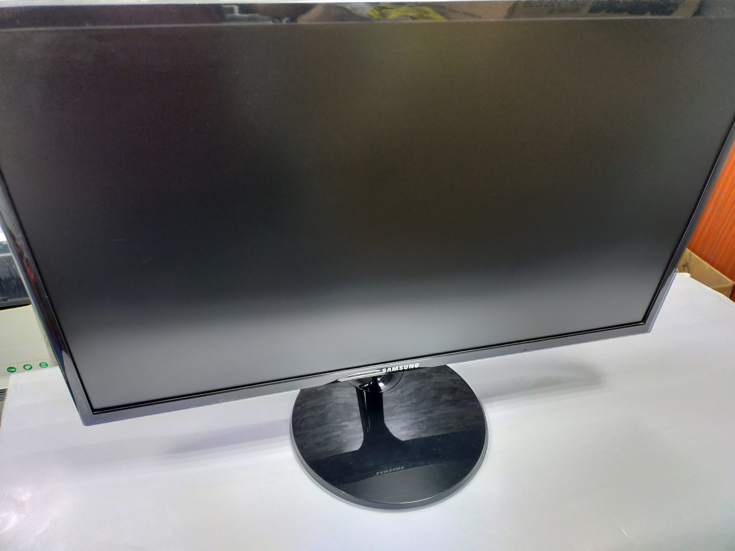 SAMSUNG S24F350FHM 24 Inch Monitor (USED) - Image 2