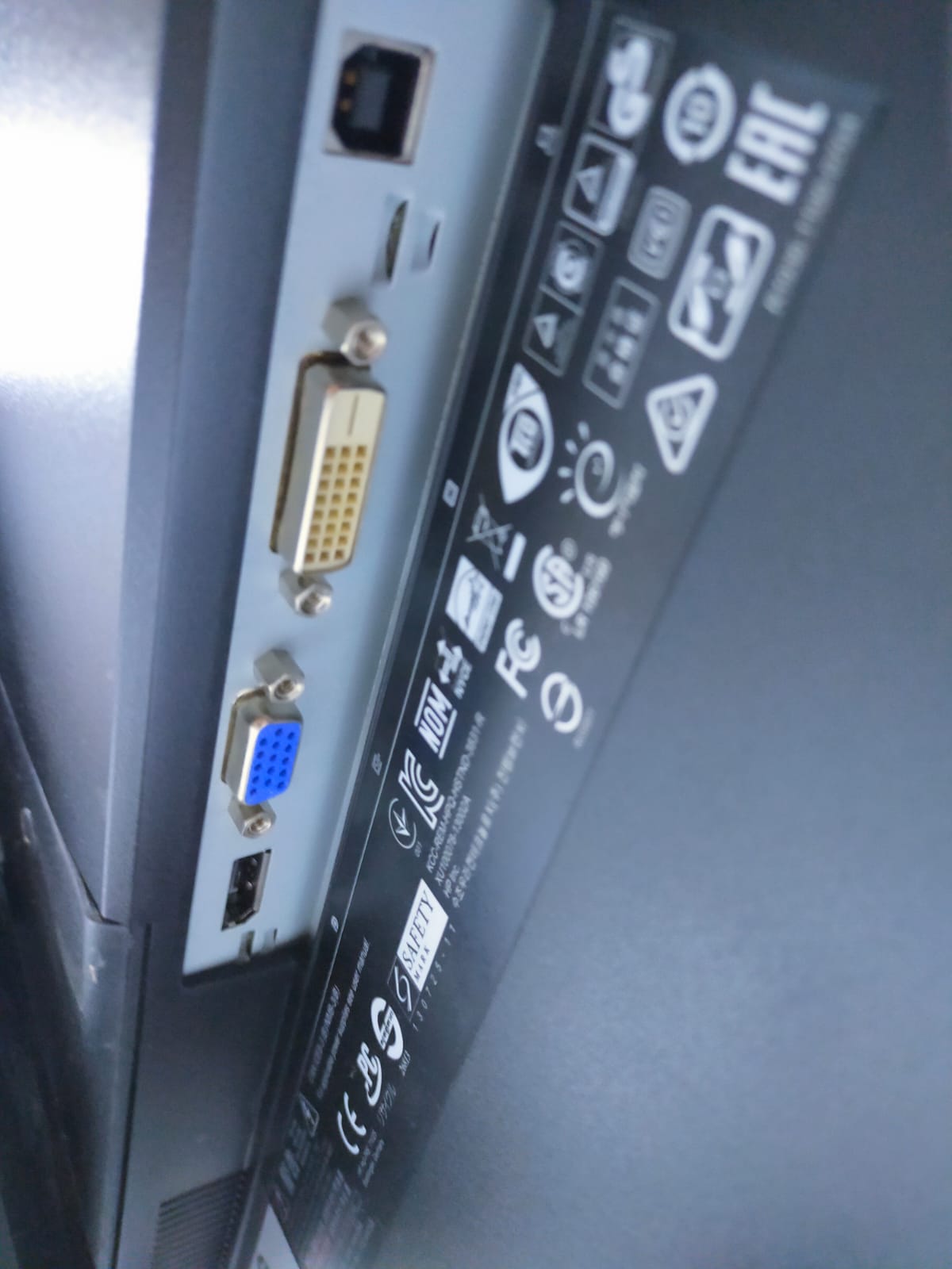 HP E271i 27 Inch Monitor (USED) - Image 13